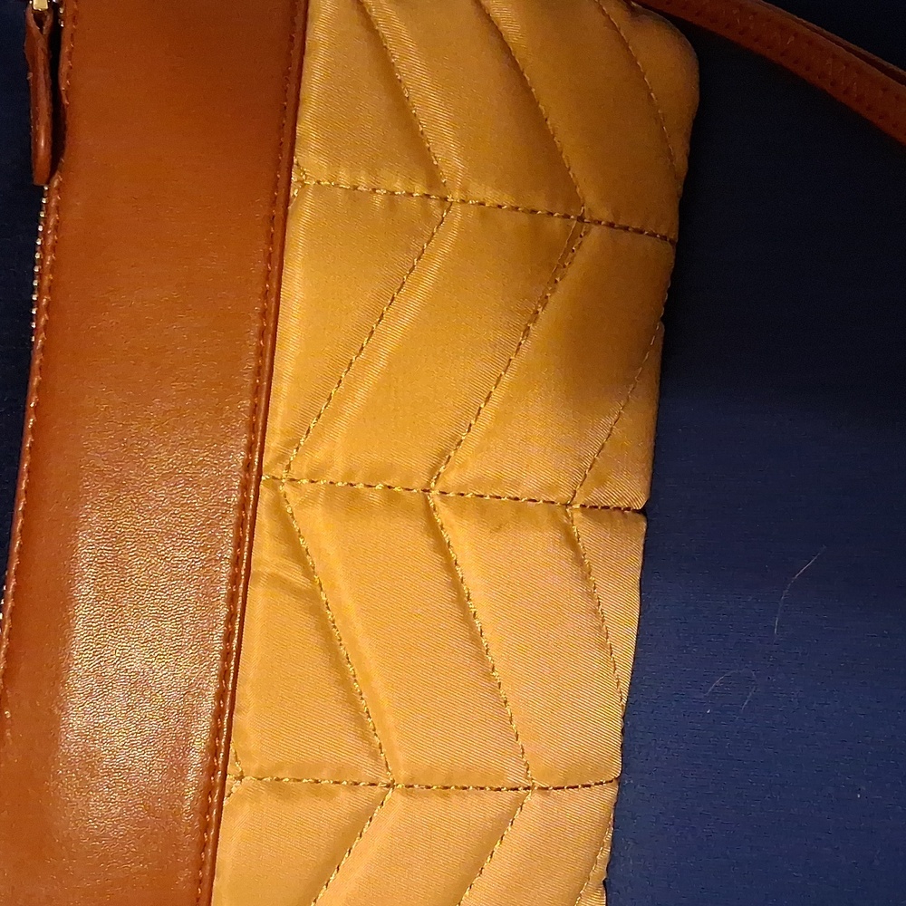 Wristlet-I-phone Charger- NWOT's - Picture 9 of 9